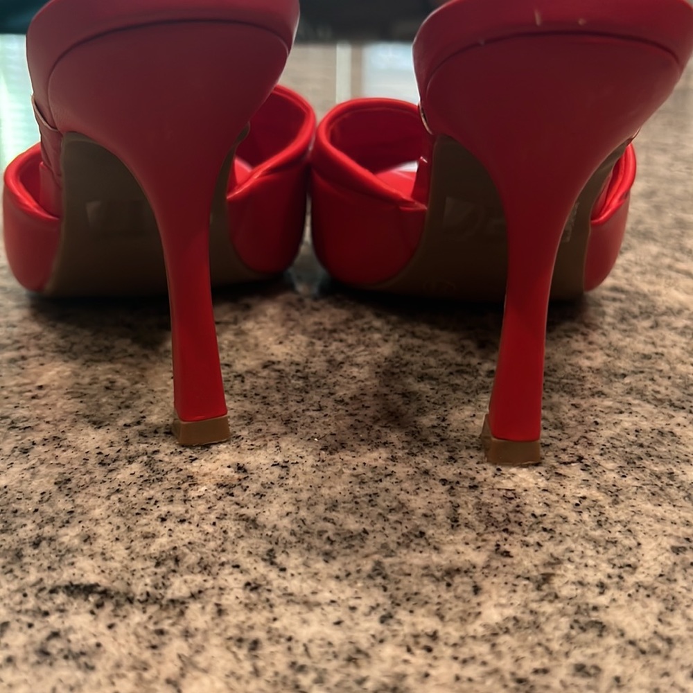 Cute Red 👠 heels, size 7.5, wore once - Picture 6 of 6